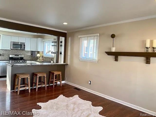 235 W Farnum Ave — Photo 3