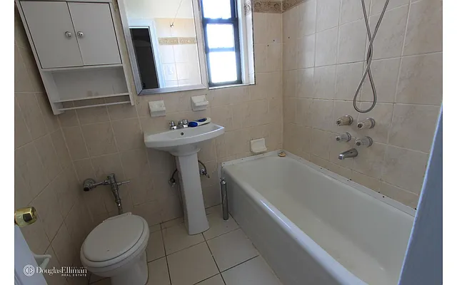 Rented by Douglas Elliman | media 14