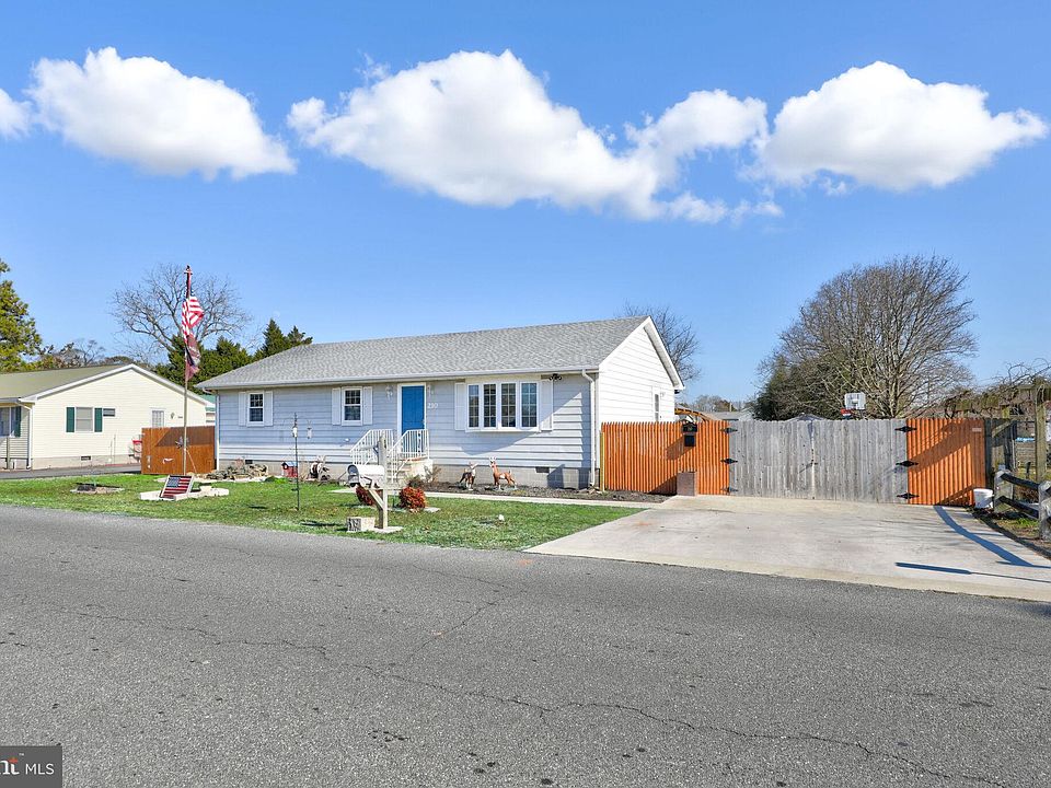 1st image of 210 Sussex Aly