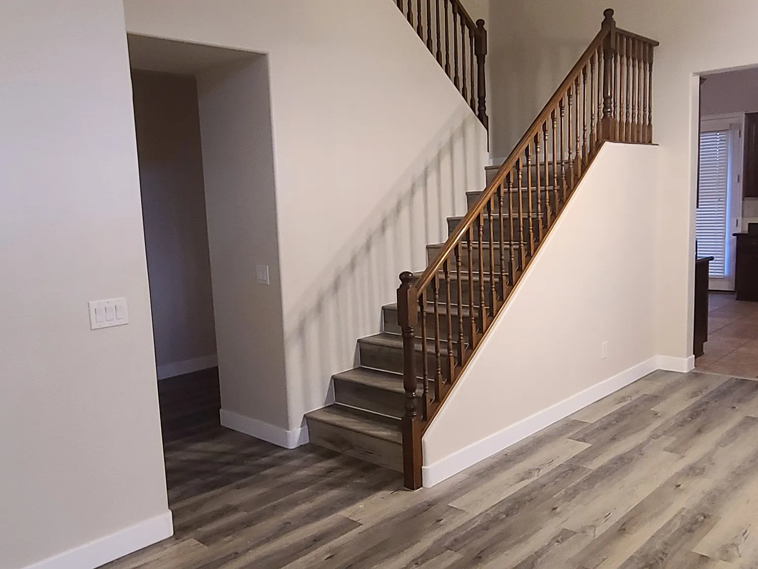 515 W Julie Dr — Photo 3