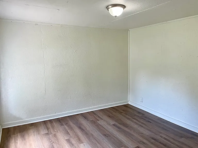 213 Cedar St — Photo 6