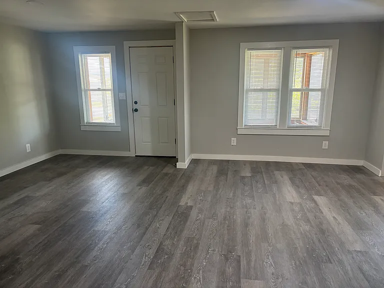 1516 Wilmont Ave — Photo 3