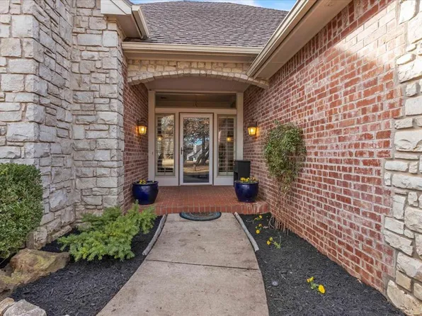 5617 Georgetowne Rd, Edmond, OK 73034