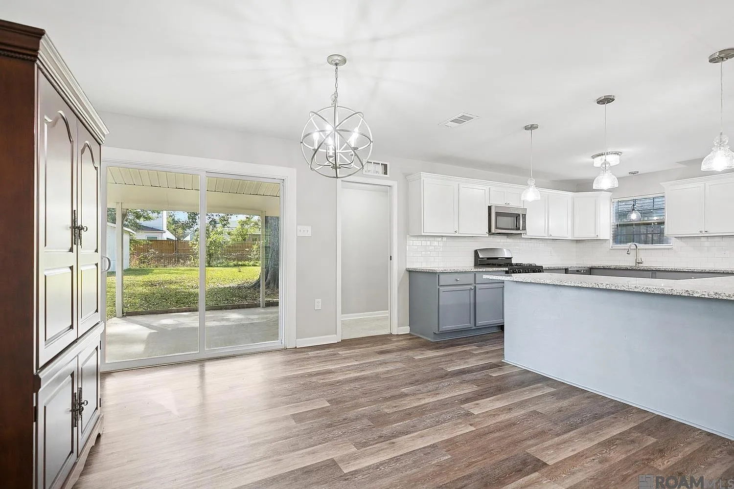 3 bed, 1258 sqft, $2,000 — Photo 4