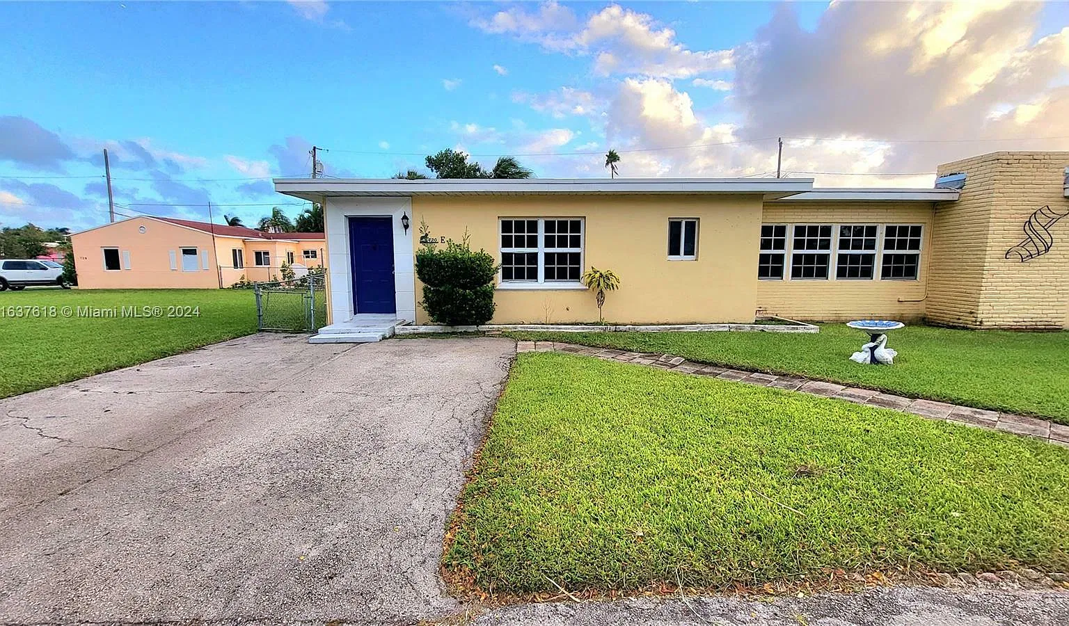 2 bed, 2.0 bath, 1300 sqft, $2,600 — Photo 1