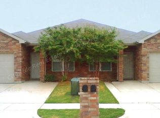 924 Walnut St, Burleson, TX 76028
