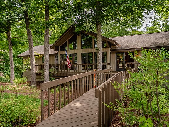 5th image of 893 Lily Creek Ct