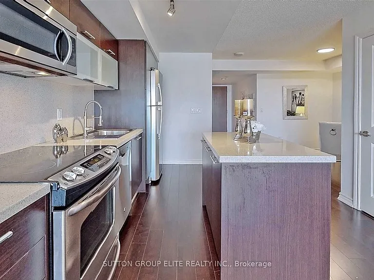 386 Yonge St #2903 — Photo 7