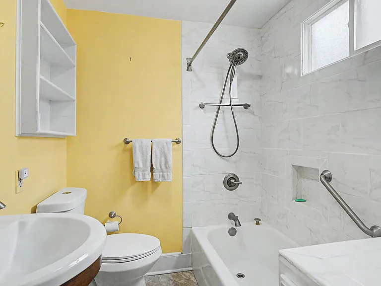 234 Washington St — Photo 11
