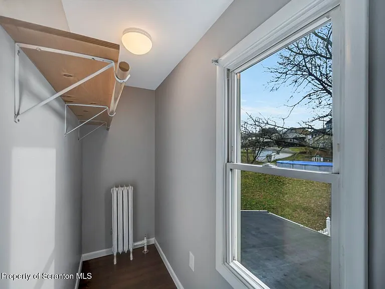 2725 Cedar Ave — Photo 3