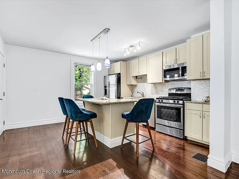 506 Ludlow Ave #WINTER ONLY — Photo 2
