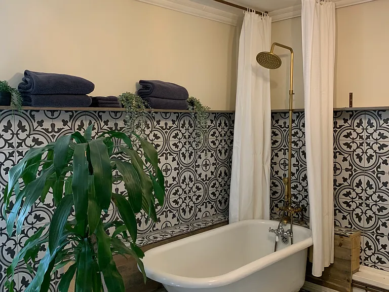 724 Magnolia Dr — Photo 3