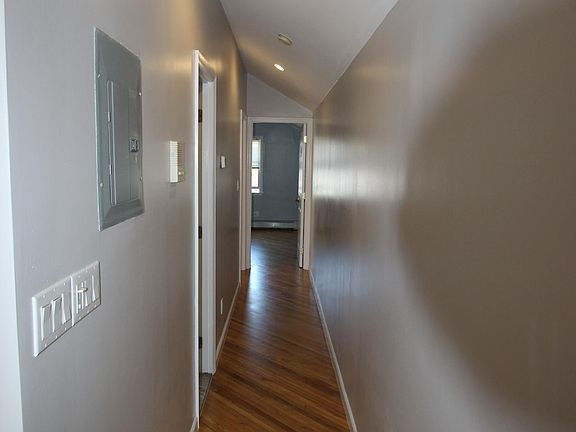 5th image of 6922 59th Dr Floor 2