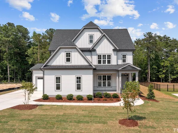 817 Crimson Ridge Trl, Fuquay Varina, NC 27526