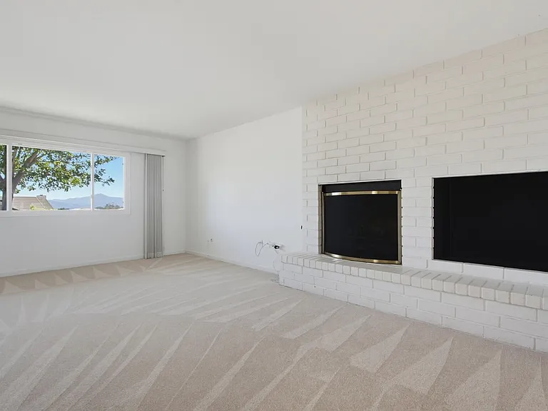 2039 Lemon Ave — Photo 9
