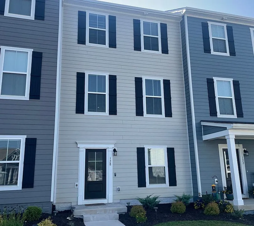 128 Colony Ave