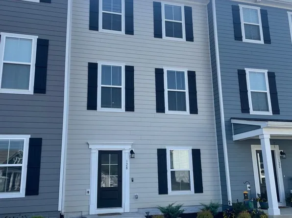128 Colony Ave, Daleville, VA 24083