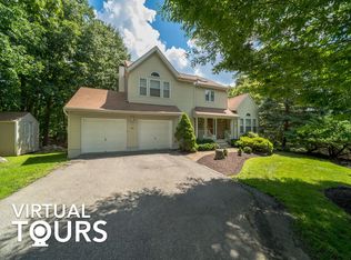 10 Stoneleigh Ter, Riverdale, NJ 07457