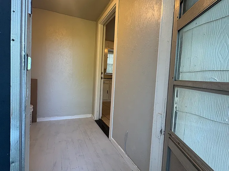 635 SE 31st St — Photo 2
