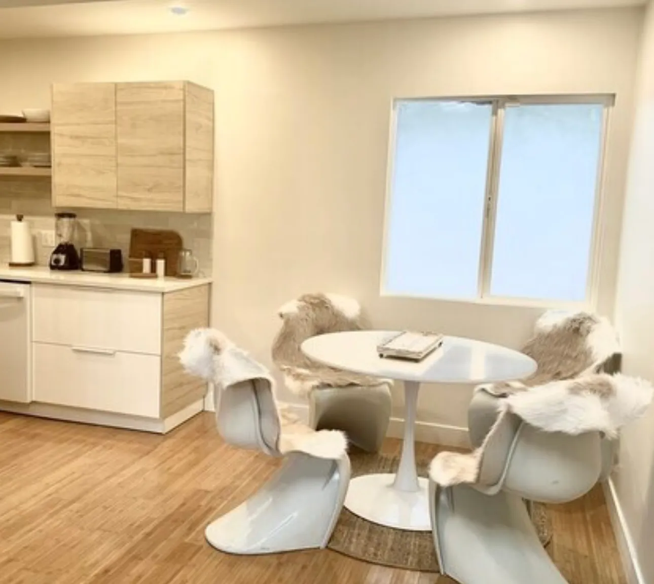 2 bed, 1000 sqft, $4,750 — Photo 3