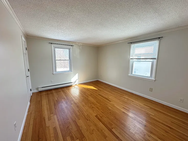 27-29 Sunnyslope Ave — Photo 10