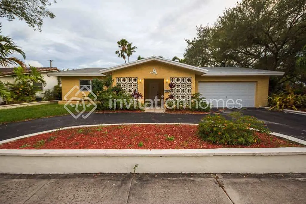 3720 W Park Rd Hollywood, FL 33021 — Photo 1