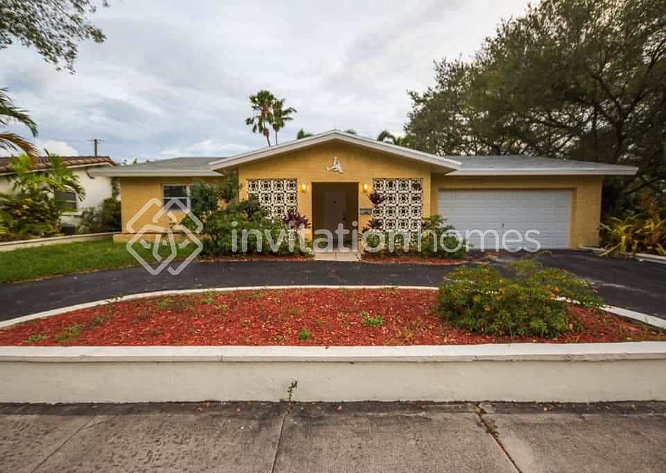 1st image of 3720 W Park Rd
