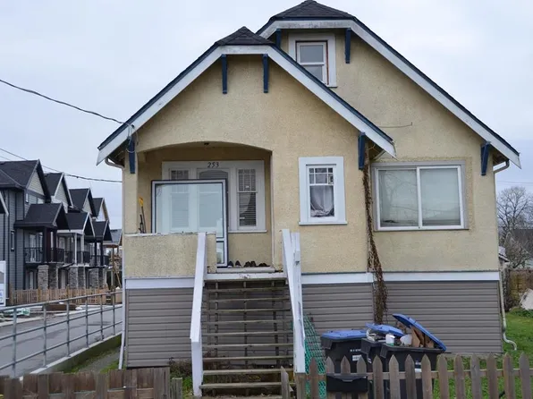 253 Boyne St, New Westminster, BC V3M 5J7