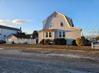 365 Mill Rd, Hewlett, NY 11557