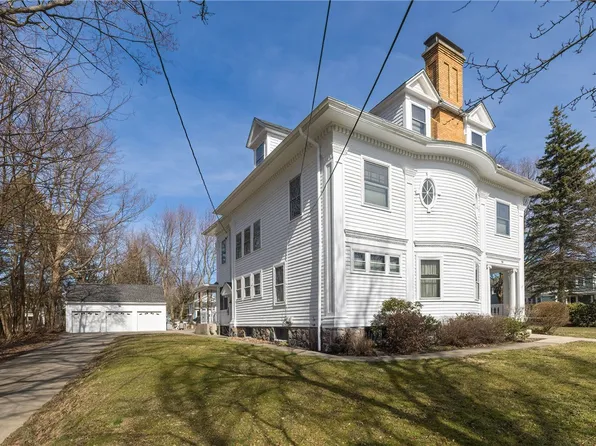 58 W Main St, North East, PA 16428