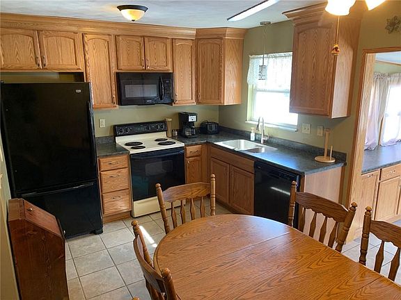 5th image of 12379 Walnut Dr
