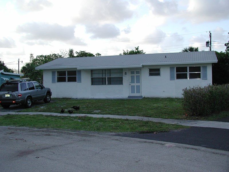 1st image of 6601 SW 19th Ct