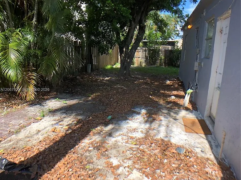 2111 Monroe Ter — Photo 18