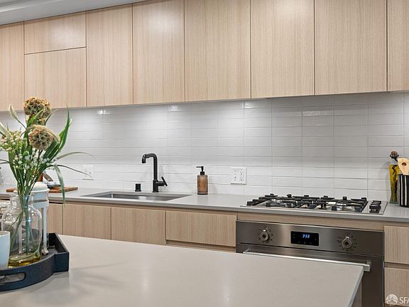 4th image of 950 Tennessee St #218