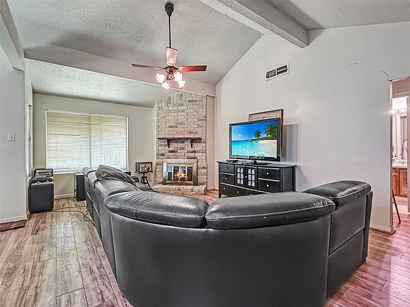 4th image of 3930 Mill Rock Cir