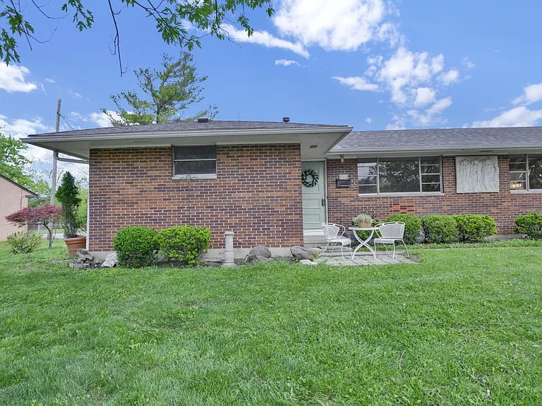 1169-1171 Eastfield Rd — Photo 15