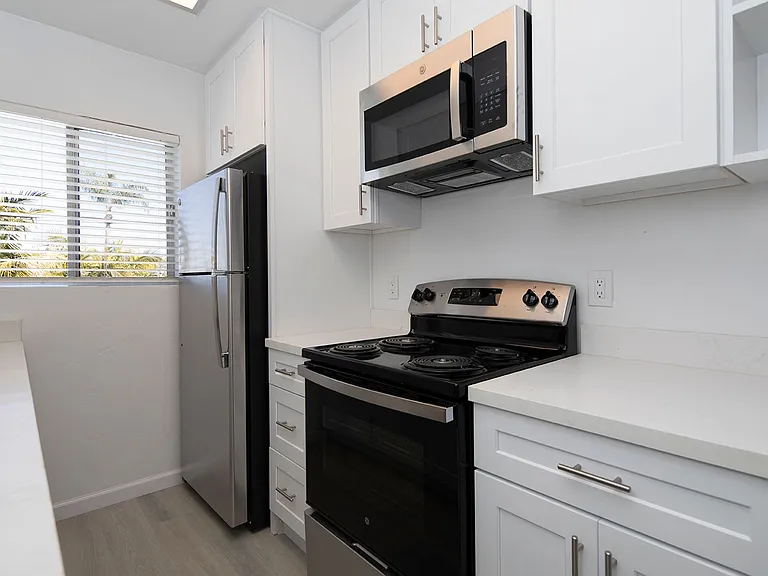 Catalina Pacific Apartments — Photo 6