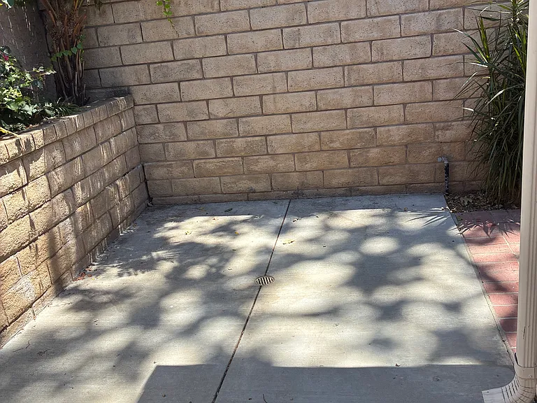 2040 Freesia Ave — Photo 18