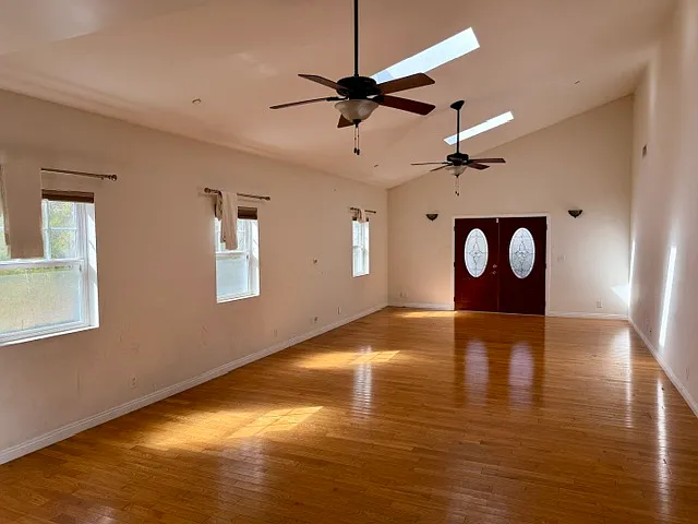 3 bed, 1910 sqft, $6,495 — Photo 2