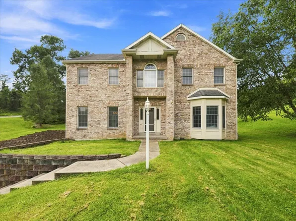 102 Hidden Oak Dr, Mars, PA 16046