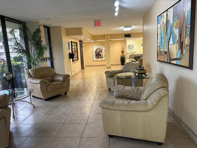 8900 Washington Blvd #409 — Photo 30