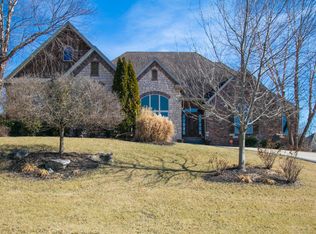 3130 W Cedarbluff Dr, Springfield, MO 65810