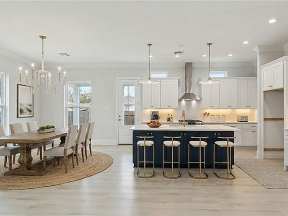 4th image of 816 Colony Pl