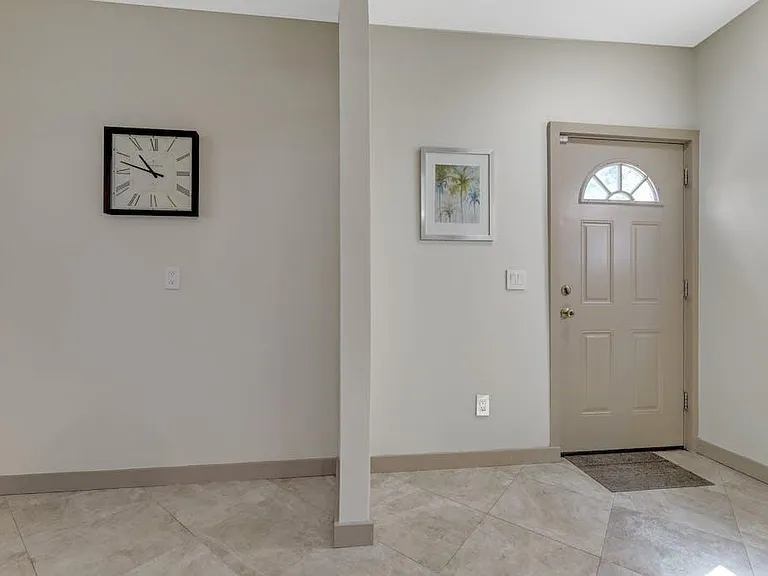 115 W Englewood Ave — Photo 13