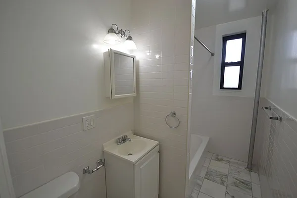 Rented by Silverstein Collection LLC  | media 4