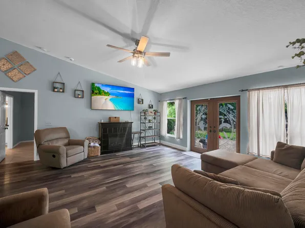 621 SW Mccullough Avenue, Port St Lucie, FL 34953