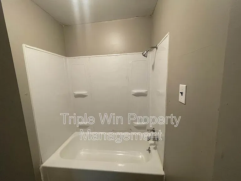 9425 Burdella Ave — Photo 25