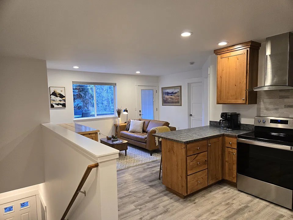 1599 NW Hartford Ave #2