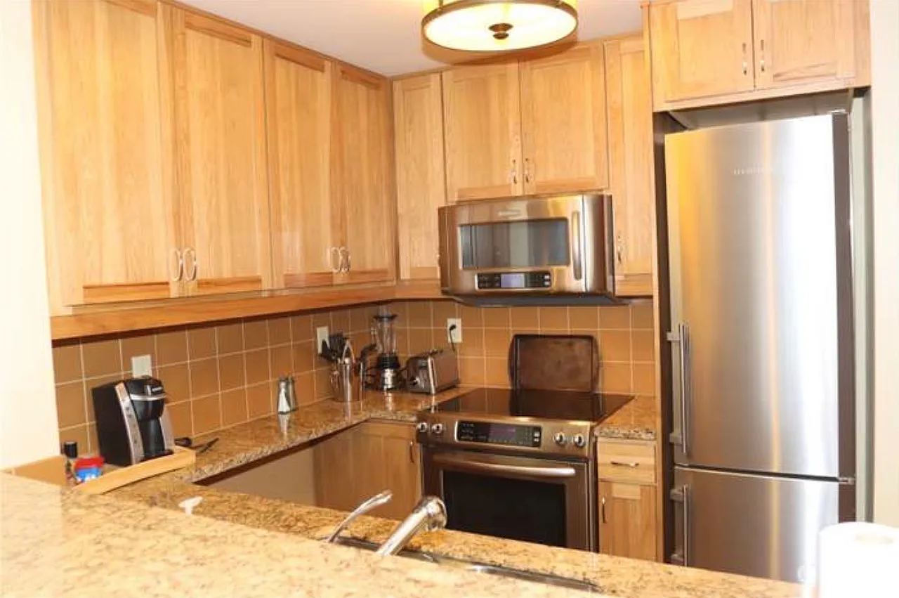 1 bed, 870 sqft, $2,200 — Photo 4