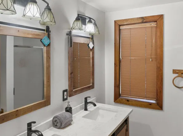 2405 Yellowstone Ct, Frazier Park, CA 93225